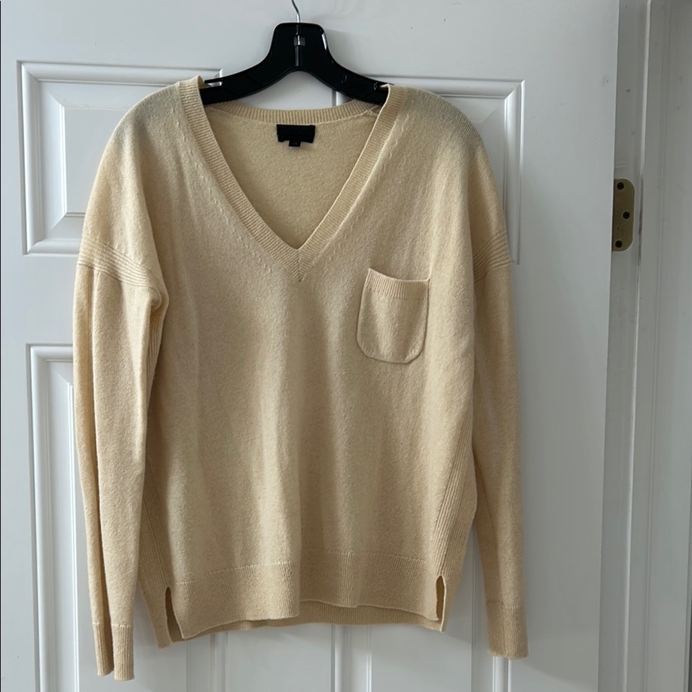 JCrew cashmere v-neck sweater with Pocket 💛